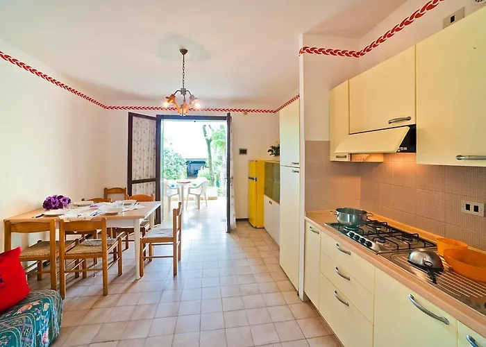 Cinzia Pool بيبيوني