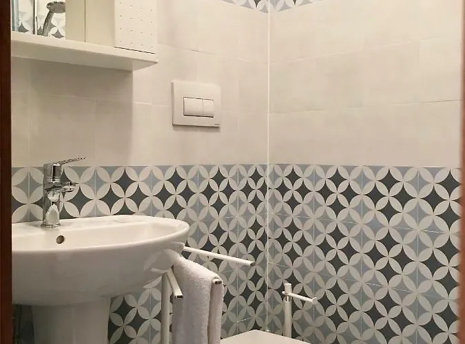 Cinzia Pool بيبيوني